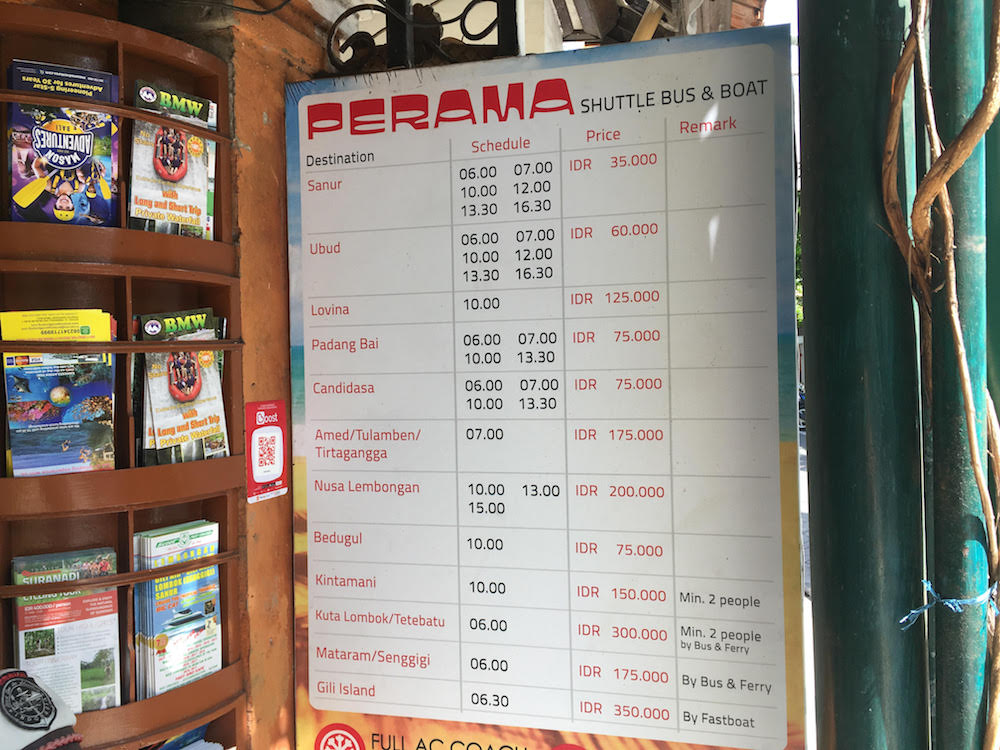 プラマ・バスの時刻表（ウブド方面は上側）